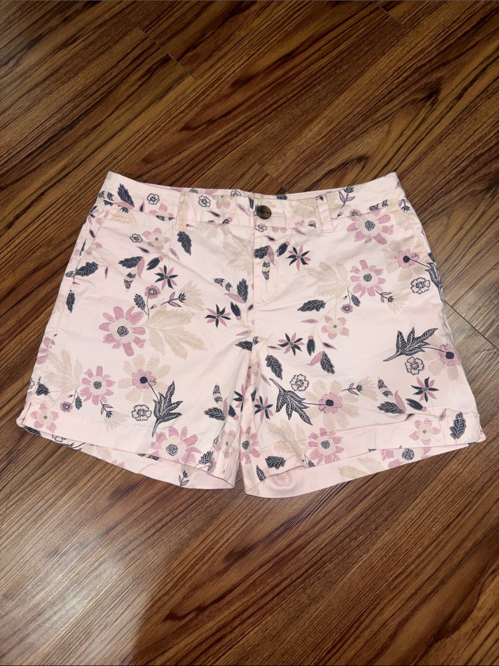 Style & Co Women’s Pink Floral Shorts